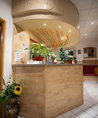 Hotel-Restaurant Le Saint Christophe Lourdes Dış mekan fotoğraf