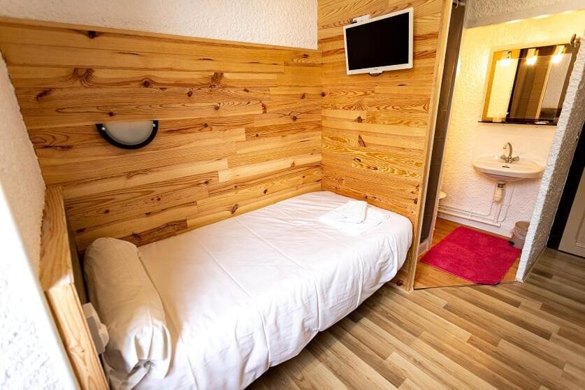 Hotel-Restaurant Le Saint Christophe Lourdes Dış mekan fotoğraf