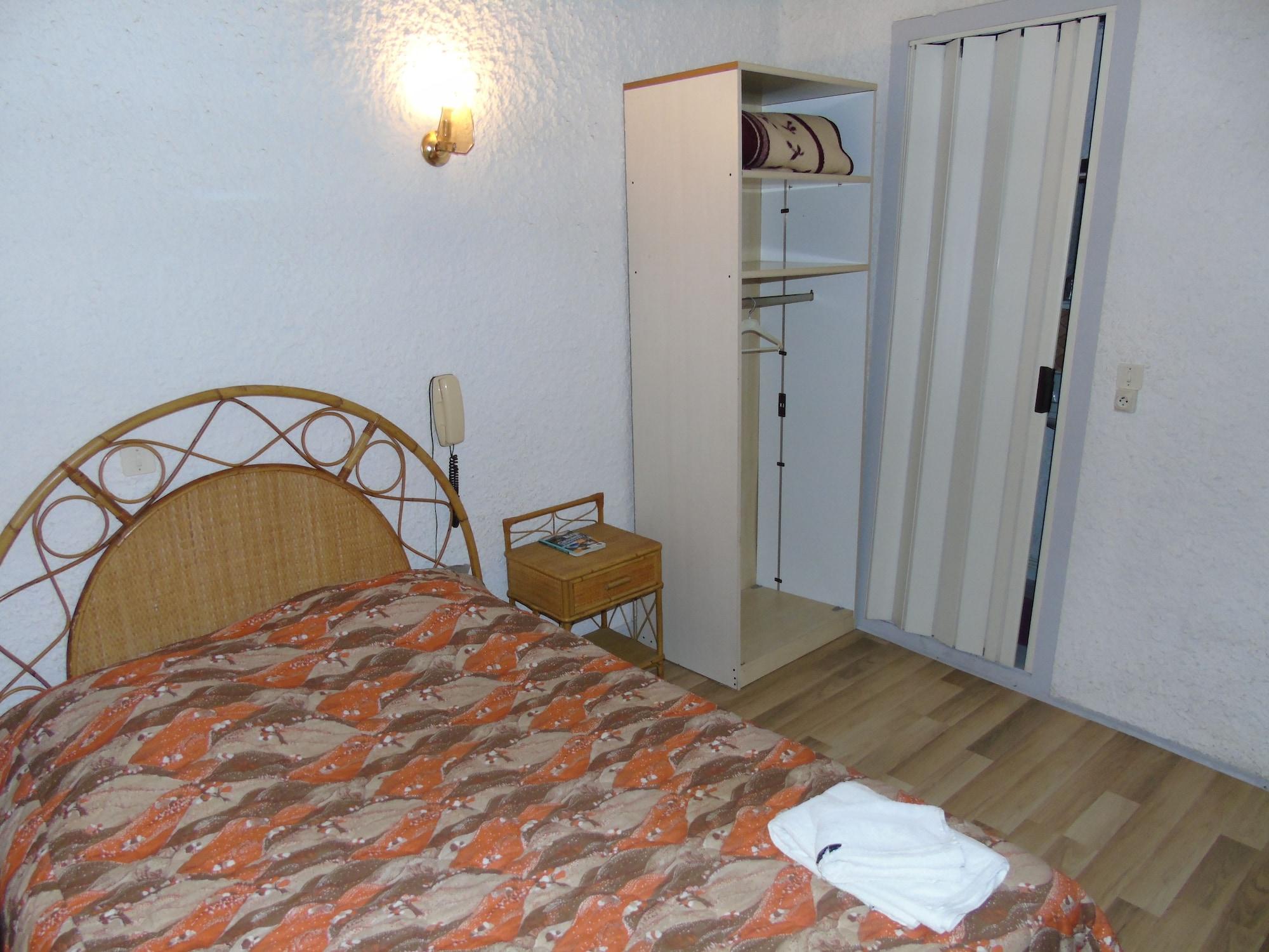 Hotel-Restaurant Le Saint Christophe Lourdes Dış mekan fotoğraf