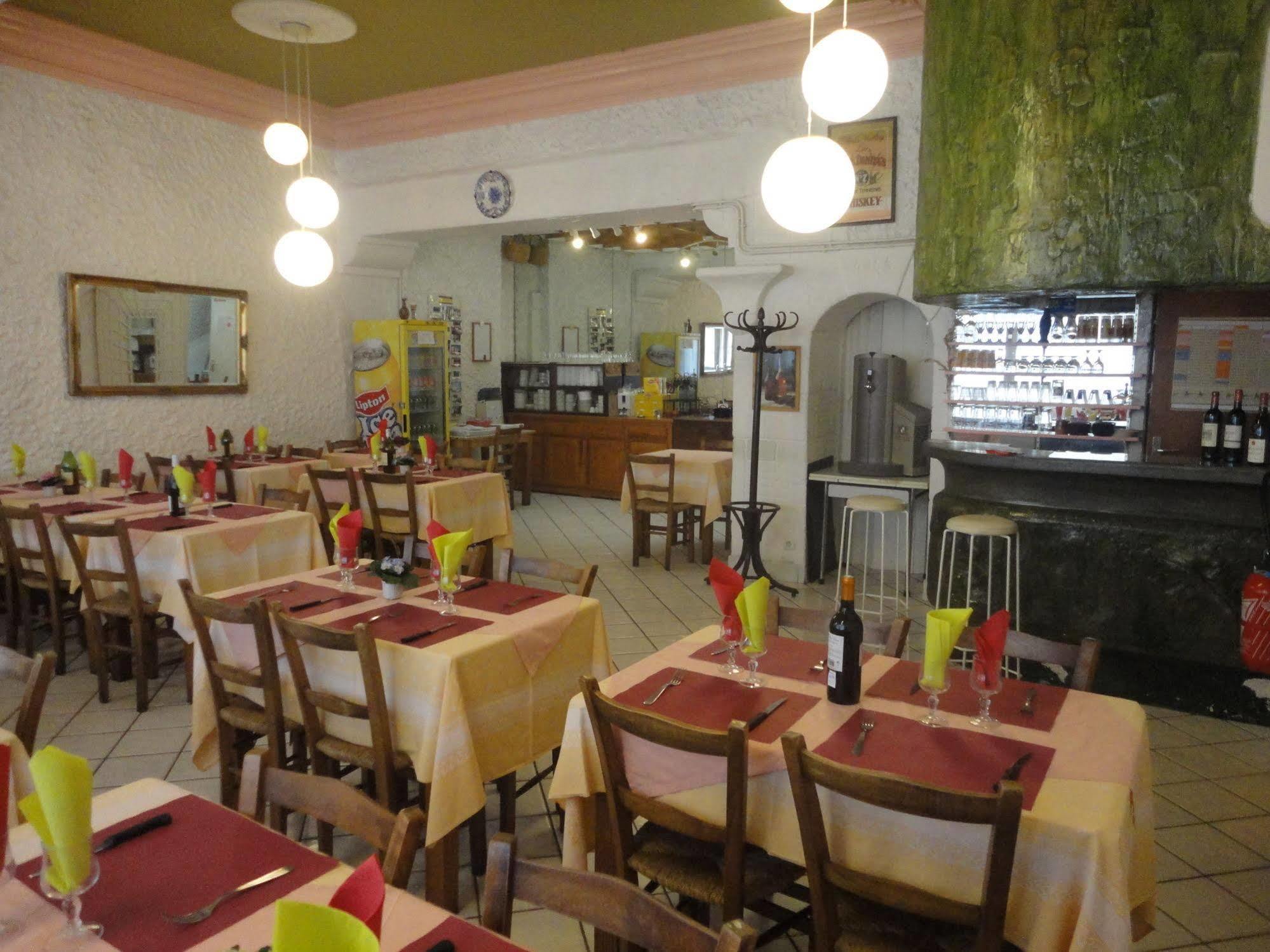 Hotel-Restaurant Le Saint Christophe Lourdes Dış mekan fotoğraf